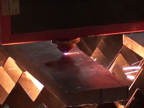 3000W 帶 IPG 激光源的光纖激光切割機(jī) 3000W 帶 IPG 激光源的光纖激光切割機(jī)