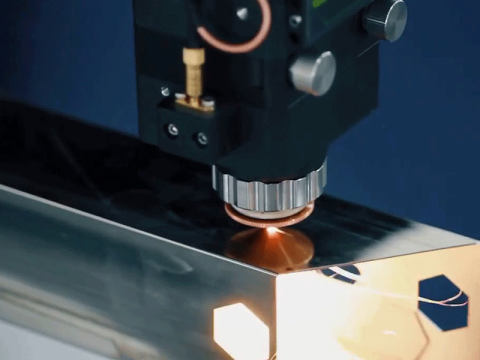 1000W 方激光切管機(jī) 1000W 方激光切管機(jī)