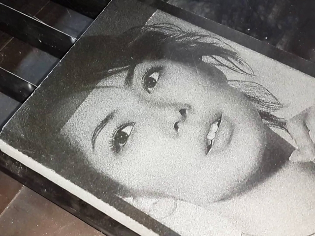 石材激光雕刻機(jī)項(xiàng)目 石材激光雕刻機(jī)項(xiàng)目