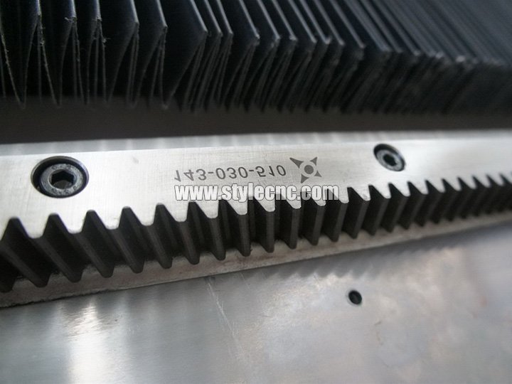 Herion 五軸數(shù)控雕刻機(jī)用斜齒條和小齒輪