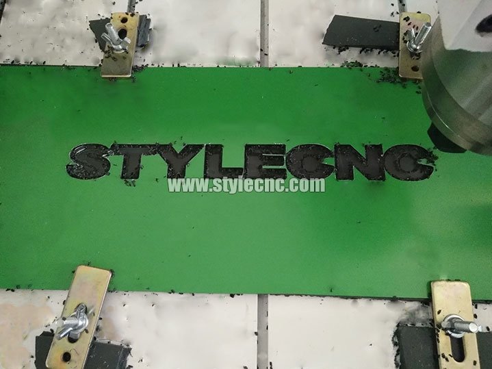 數(shù)控銑床機(jī)切割鋁板