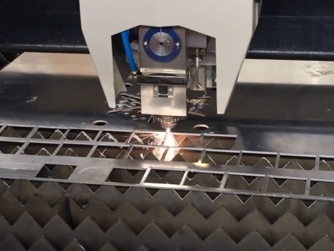 1000W IPG 光纖激光金屬切割機(jī)，適用于 3 毫米鋁板