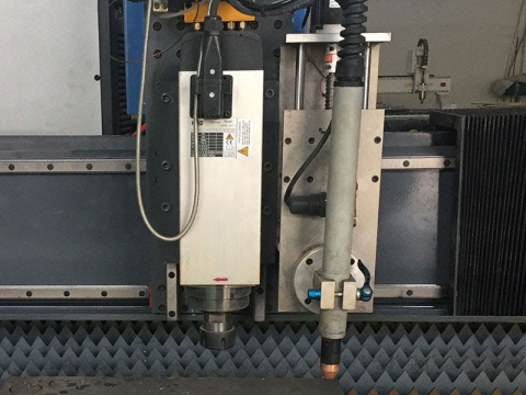 數(shù)控等離子工作臺與數(shù)控銑床主軸相結(jié)合