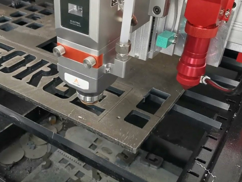 CO2 和光纖組合激光切割機(jī)，適用于金屬和木材