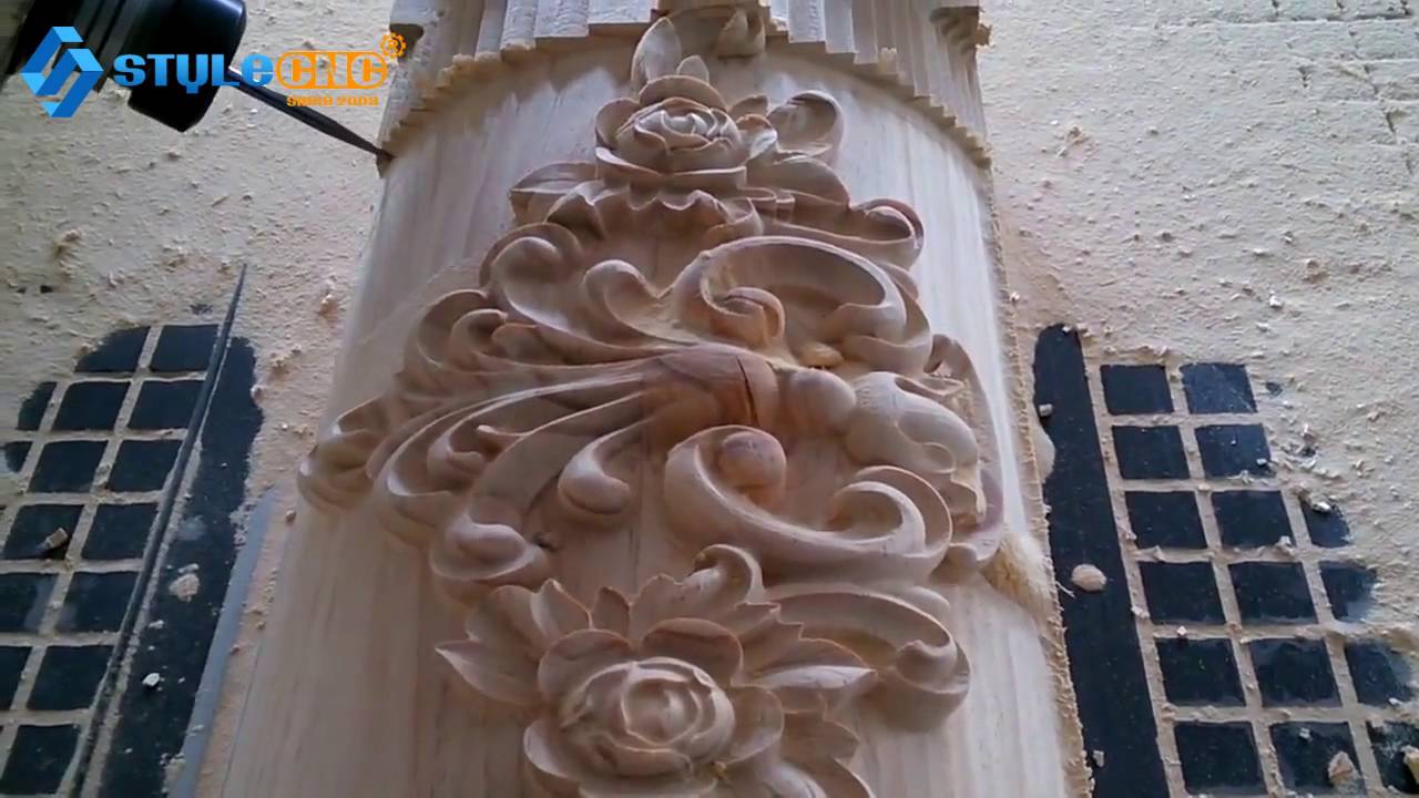 帶自動(dòng)換刀裝置的4軸自動(dòng)換刀數(shù)控銑床 帶自動(dòng)換刀裝置的4軸自動(dòng)換刀數(shù)控銑床