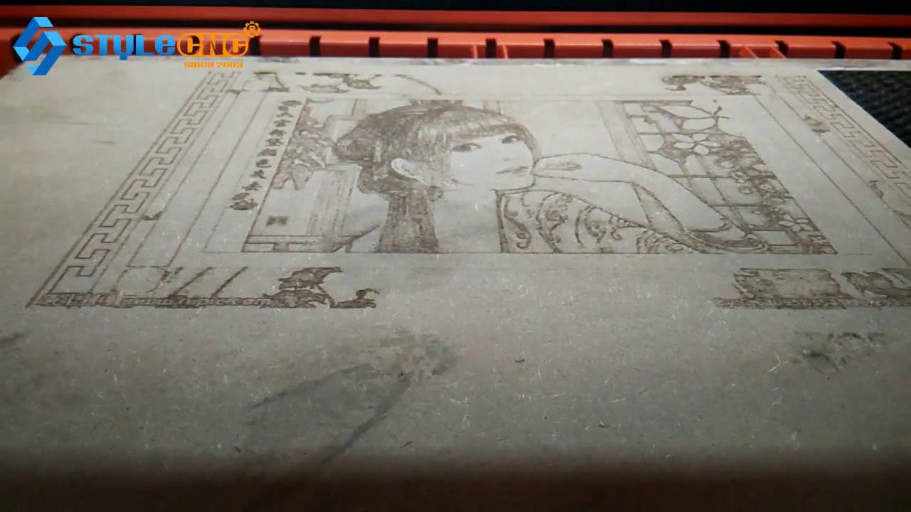 木制工藝品的自動激光雕刻照片和圖案 木制工藝品的自動激光雕刻照片和圖案