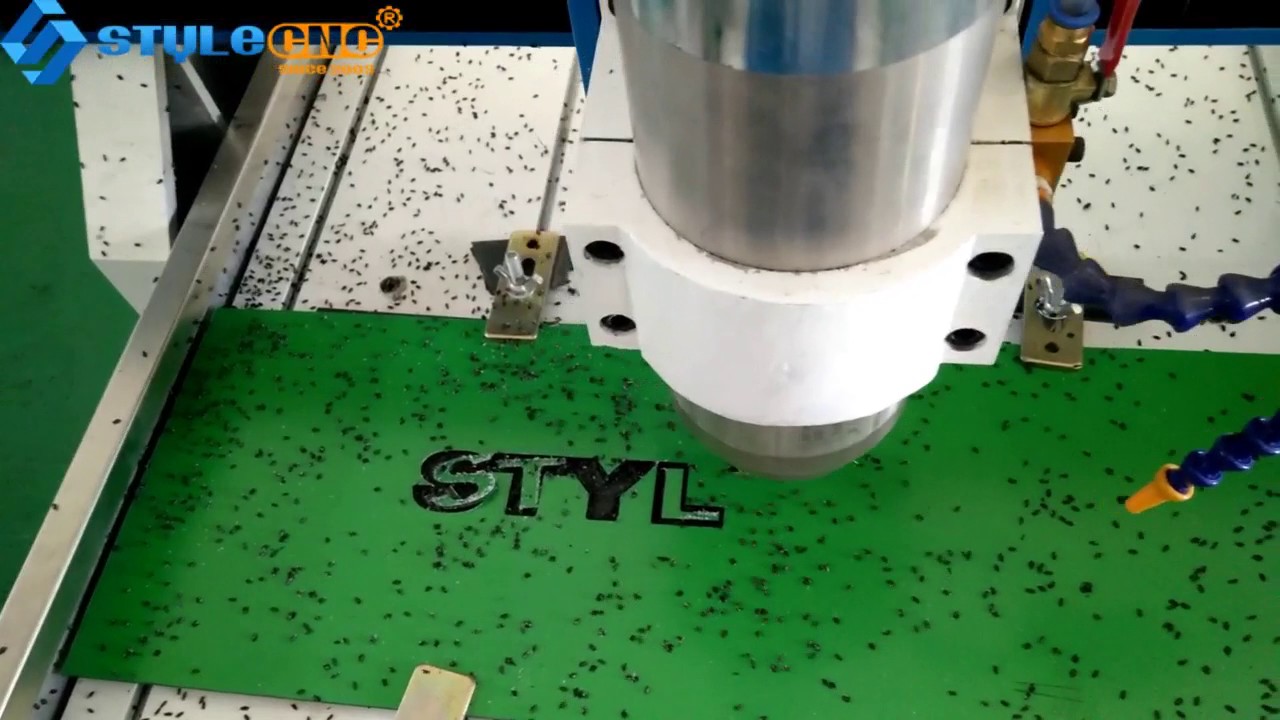 Small 小型數(shù)控銑床切割鋁板